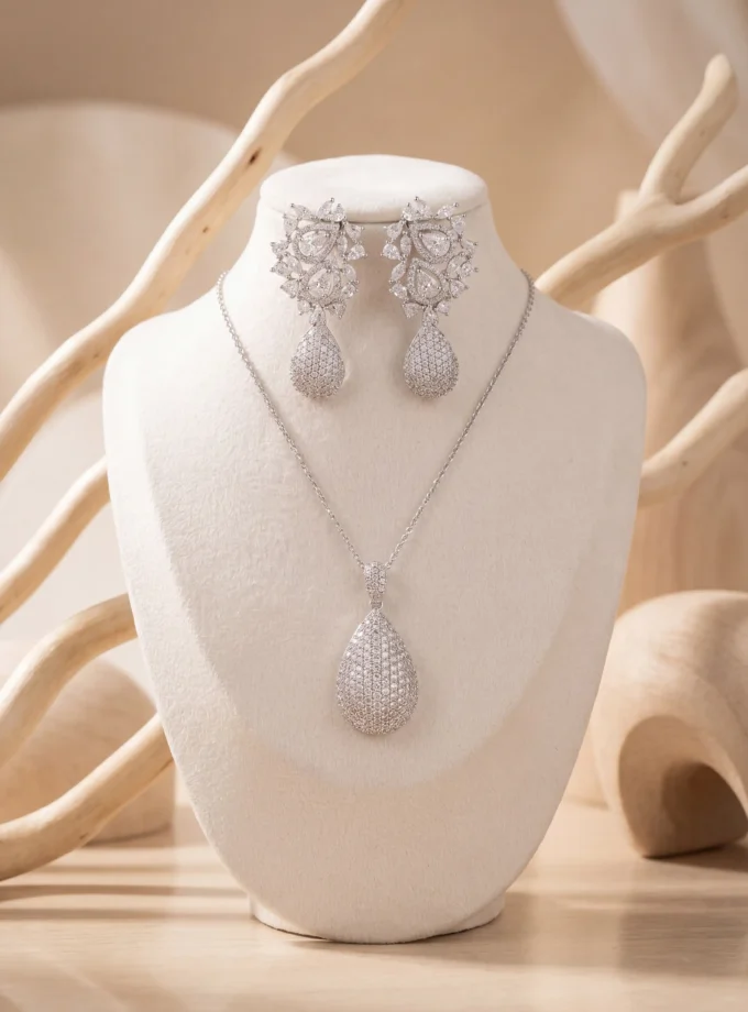 RADIANT TEARDROP PENDANT SET | SILVER WHITE